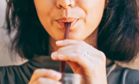 Hər gün qazlı içkilər içsəniz, bədəninizə nə baş verər? - Diyetoloqların izahı