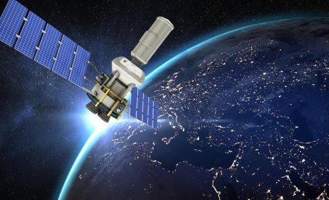 Kosmosdakı güzgülər gecə Yer kürəsini işıqlandıra bilər: Bu necə baş verir?