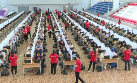 Müəllimlərin əməkhaqları yenidən arta bilər - Yeni təklif