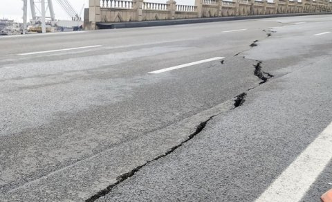 Bibiheybət yolunda torpaq sürüşməsi təhlükəsi: Hərəkət qismən məhdudlaşdırıldı

