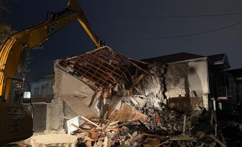 Kollektor üzərindəki ev söküldü: Suallar cavabsız qaldı...