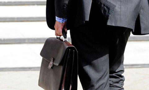 Torpaqları dəyərindən ucuz satan vəzifəli şəxsə cinayət işi açıldı