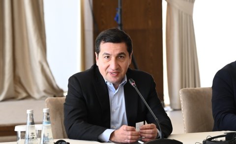 Hikmət Hacıyev Qəbələdə &ldquo;Sülh Körpüsü&rdquo; təşəbbüsü çərçivəsində Ermənistan nümayəndələri ilə görüşüb