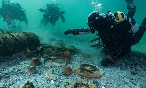 Arxeoloqlar gölün dibindən Roma imperiyasına aid 1000-dən çox xəzinə çıxardı