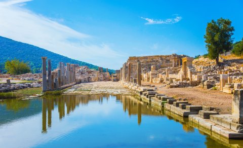 Günəşli sahillər və qədim irs: Antalyanın tarixi panoraması