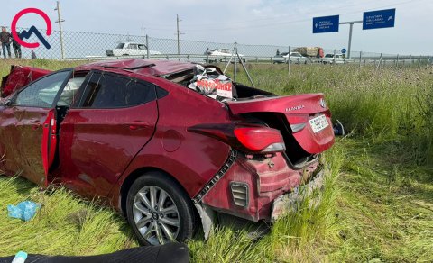 Toya gedən ailə qəzaya düşdü - Ana öldü, uşaqlar yaralıdır