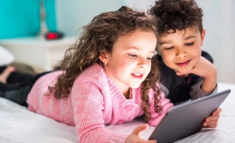 Azərbaycanda uşaqlara sosial şəbəkə qadağan OLUNACAQ?