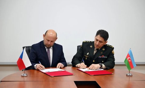 Çexiya ilə müdafiə sahəsində əməkdaşlıq planı imzalandı - FOTOLAR