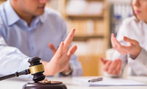 Uşaq 18 yaşı keçir, amma ödəniş bitmir - Müddətsiz aliment kimlər üçündür?