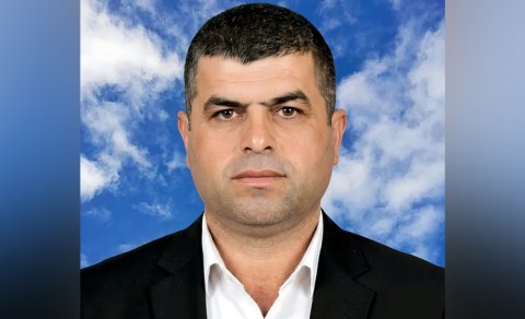 İki avtomobilin arasında qalaraq öldü