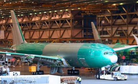 "Boeing" dünyanın ən böyük iki mühərrikli yük təyyarəsini təqdim etdi