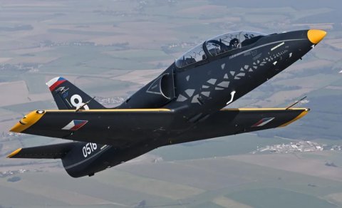 Çexiya Azərbaycana yeni hərbi təlim təyyarəsini təklif etdi