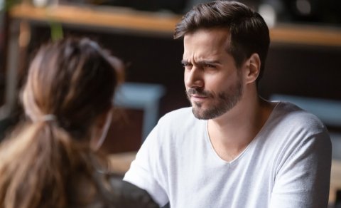 Psixoloq: "Birtərəfli ünsiyyət emosional istismarın əlamətidir"