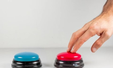 Dünyanı iki yerə bölən sual: Qırmızı, yoxsa mavi düymə?