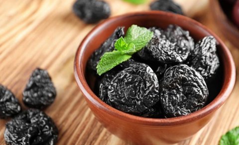 Bağırsaq sağlamlığı üçün qara gavalımı nə vaxt yemək yaxşıdır?