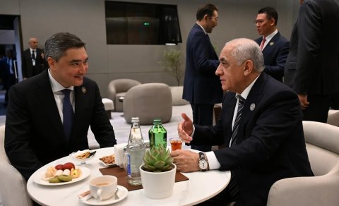 Əli Əsədov WUF13-ün açılış mərasimi çərçivəsində görüşlər keçirib - FOTOLAR