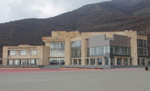 Şəki Şəhər İcra Hakimiyyəti avtomobilləri hərraca çıxarır