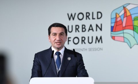 
Prezidentin köməkçisi: Bakıda tarixi irsi müasir urbanizasiya elementləri ilə birləşdirməyə çalışırıq