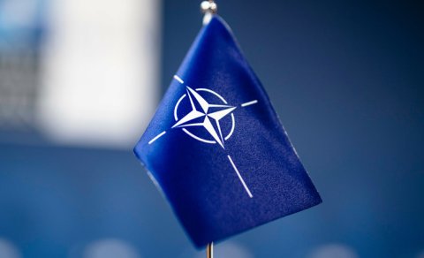 NATO admiralı: Bizim daha çox raket, mərmi və HHM sistemlərinə ehtiyacımız var