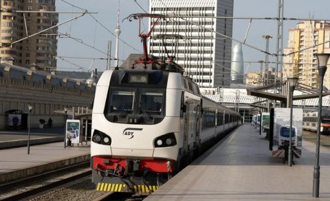 
Bakıdan Tbilisiyə qatarla 81 manata getmək mümkün olacaq