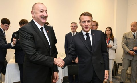 Makron İlham Əliyevə zəng etdi
