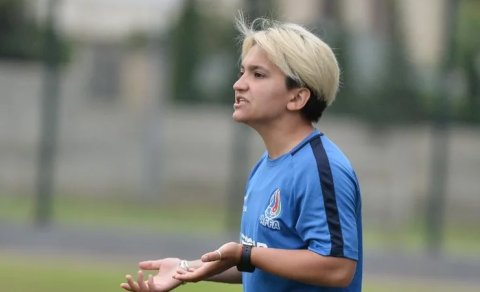 
Gülənbər Qasımova U-15 millisinin baş məşqçisi vəzifəsindən ayrılıb