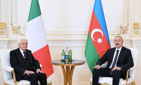 İlham Əliyev həmkarını təbrik etdi