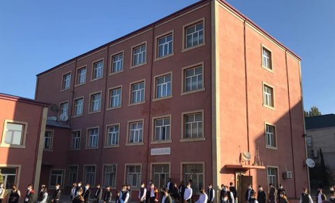 Bakı Dövlət Peşə Təhsil Mərkəzi avtomobil alır &ndash; 159 min manatlıq tender elan edilib