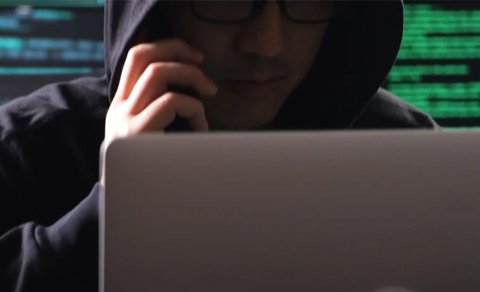 Telefonuna zəng gəldi, kartından 7000 manat çıxarıldı - VİDEO