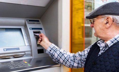 Pensiya və maaşları istənilən bankdan almaq mümkün olacaq