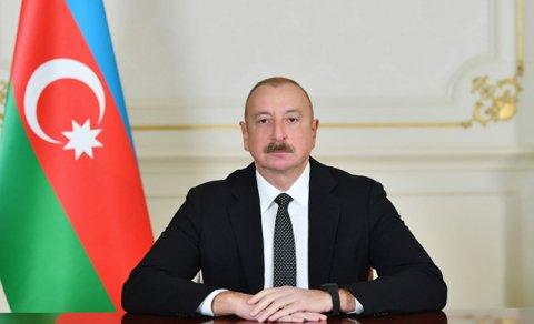 Prezident həmkarını təbrik etdi