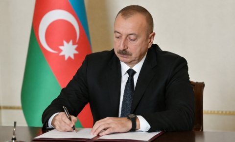Prezidentdən bu dövlət qulluqçularını sevindirəcək FƏRMAN