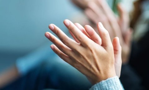 Alqışın mənşəyi: Niyə alqışlayırıq və bu ənənə haradan yaranıb?