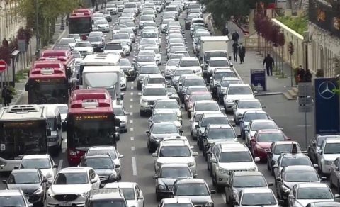 İş saatları dəyişir: Bakıda tıxac olmayacaq?