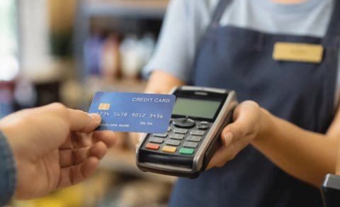Hansı ilə ödəniş daha təhlükəsizdir: Kart, bank tətbiqi yoxsa QR kod?