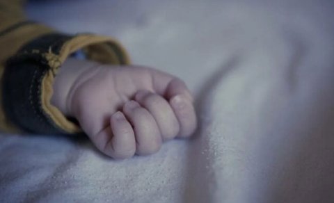 
1 yaşlı uşaq qızdırmadan öldü