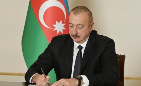 Prezident bu şəxsləri təltif etdi - SƏRƏNCAM