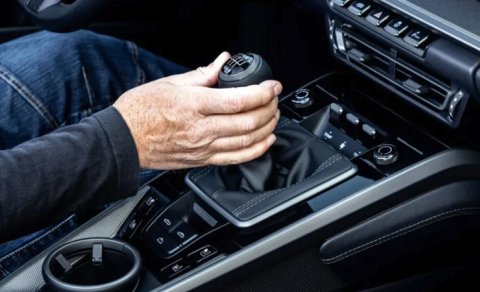 Manual avtomobil sürmək beyin fəaliyyətinə müsbət təsir göstərə bilər