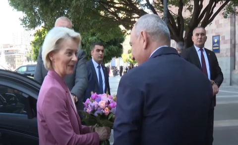 Paşinyan Ursula Fon der Lyayenlə görüşüb