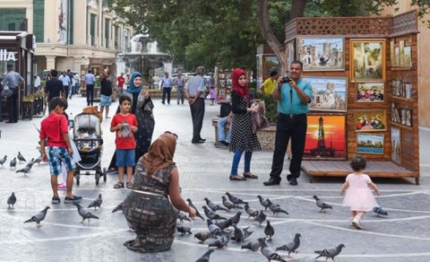 Azərbaycana gələn turistlərin xərcləri 281 milyon manata yaxın azalıb