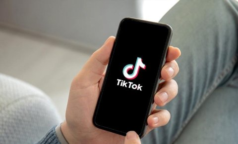 Tiktokerləri niyə &ldquo;qəhrəman&rdquo; edirik?