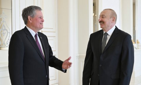 Prezident ABŞ Senatının Xarici Əlaqələr Komitəsinin üzvünü qəbul etdi - FOTO