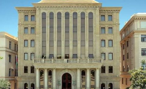 Nəsimi Rayon İcra Hakimiyyəti iki avtomobilini hərraca çıxarır