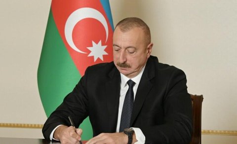 Prezident onlara diplomatik rütbə verdi

