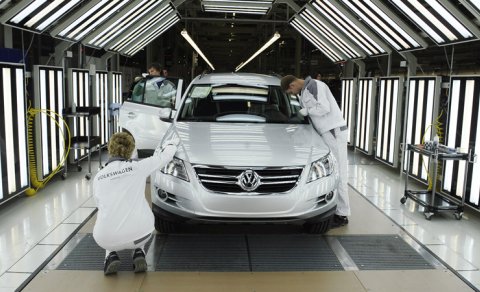 "Volkswagen" böhrana görə Almaniyada dörd zavodunu bağlayacaq