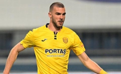 "Qarabağ&rdquo; Nihad Mujakiçin transferini bitirir