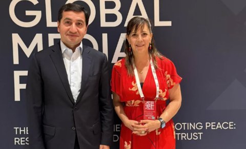 Hikmət Hacıyev "TikTok" və "LinkedIn" nümayəndələri ilə rəqəmsal təhlükəsizliyi müzakirə etdi