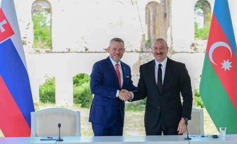 İlham Əliyevin Şuşada Slovakiya Prezidenti ilə geniş tərkibdə görüşü oldu - YENİLƏNİR
