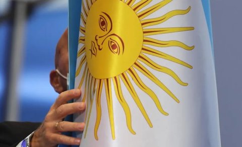 Argentina Folklend yaxınlığında Britaniya hərbi gəmisinə görə etiraz notası verdi