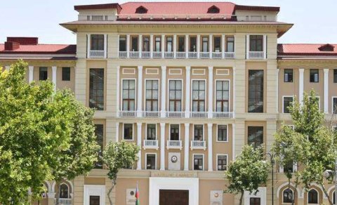 Nazirlər Kabinetinin balansındakı iki avtomobil hərraca çıxarılır